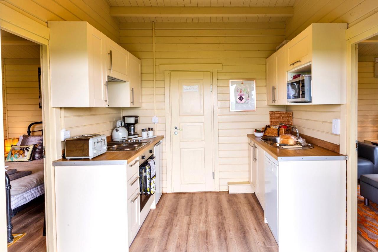 The Retreat Log Cabin Sudbury  Exterior foto